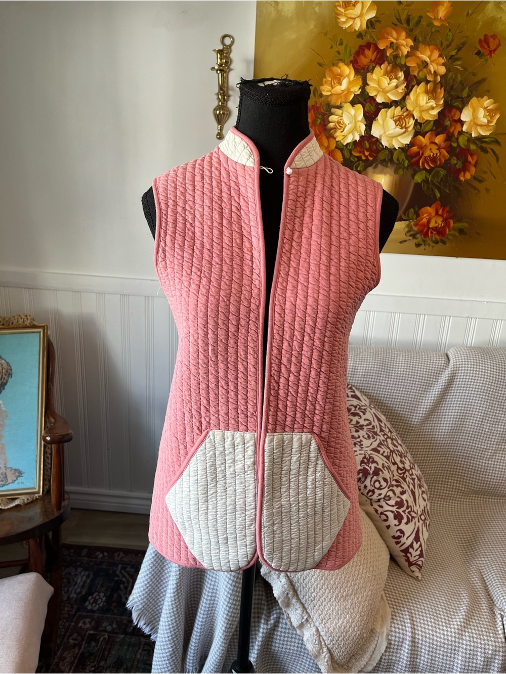 Vintage Sleeveless Quilted Pink and Cream Women's Vest Small